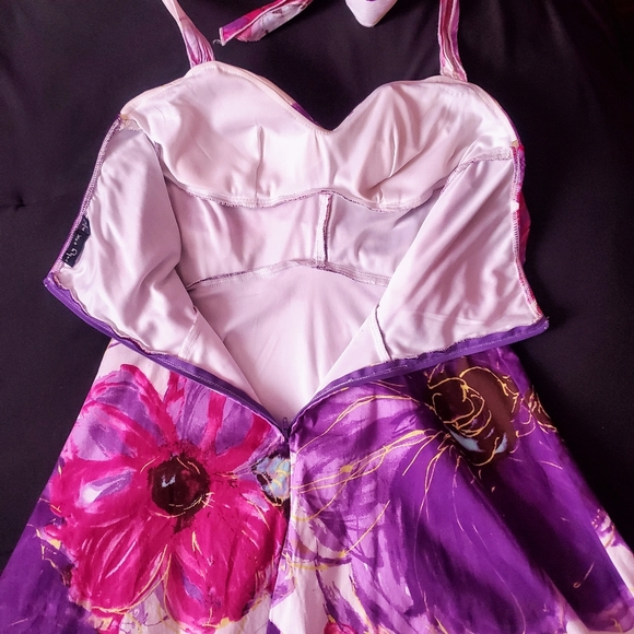 Dress - Picture 6 of 10